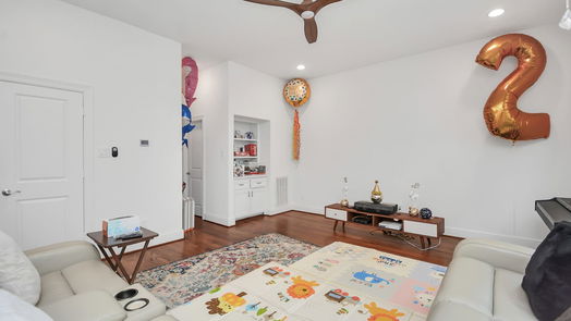 Houston 4-story, 0-bed 1117 W 16th Street E-idx