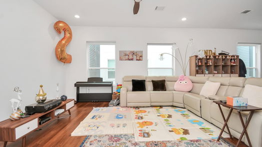 Houston 4-story, 0-bed 1117 W 16th Street E-idx
