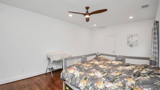 Houston 4-story, 0-bed 1117 W 16th Street E-idx