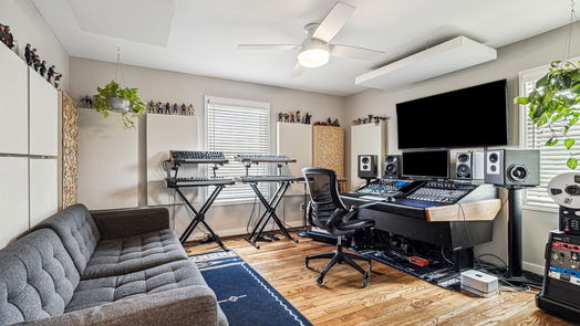 Houston 1-story, 3-bed 1402 W 14th Street-idx