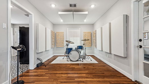 Houston 1-story, 3-bed 1402 W 14th Street-idx