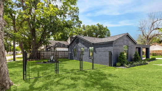 Houston 1-story, 3-bed 1402 W 14th Street-idx