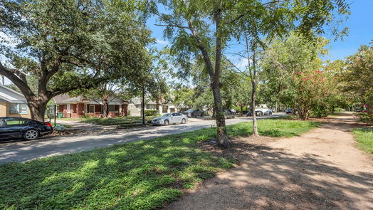 Houston 1-story, 3-bed 1529 Heights Boulevard-idx