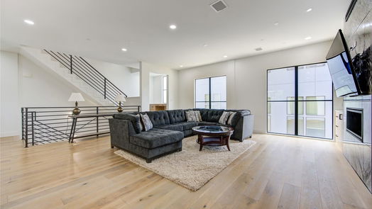 Houston 4-story, 3-bed 1611 W 22nd Street C-idx