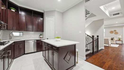 Houston 3-story, 3-bed 1620 W 24th Street A-idx