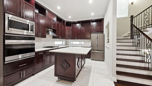 Houston 3-story, 4-bed 1620 W 24th Street C-idx