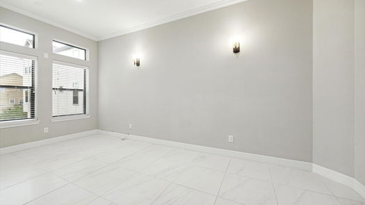 Houston 3-story, 4-bed 1620 W 24th Street C-idx