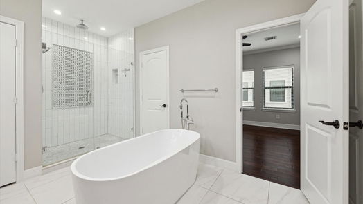 Houston 3-story, 4-bed 1620 W 24th Street C-idx