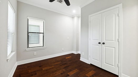 Houston 3-story, 4-bed 1620 W 24th Street C-idx