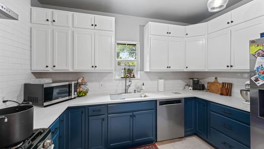 Houston 2-story, 4-bed 2408 White Oak Drive-idx