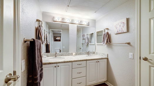 Houston 1-story, 2-bed 1860 White Oak Drive 359-idx