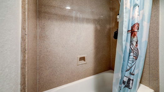 Houston 1-story, 2-bed 1860 White Oak Drive 359-idx