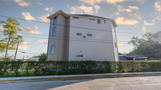 Houston 3-story, 3-bed 1102 E 28th Street-idx