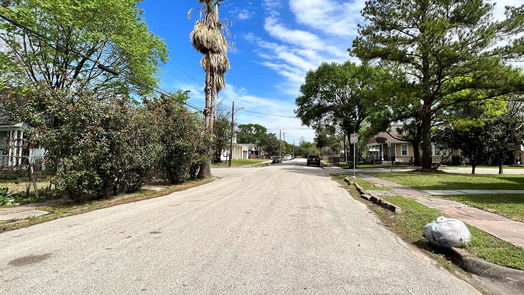 Houston 1-story, 2-bed 112 Goldenrod Street-idx