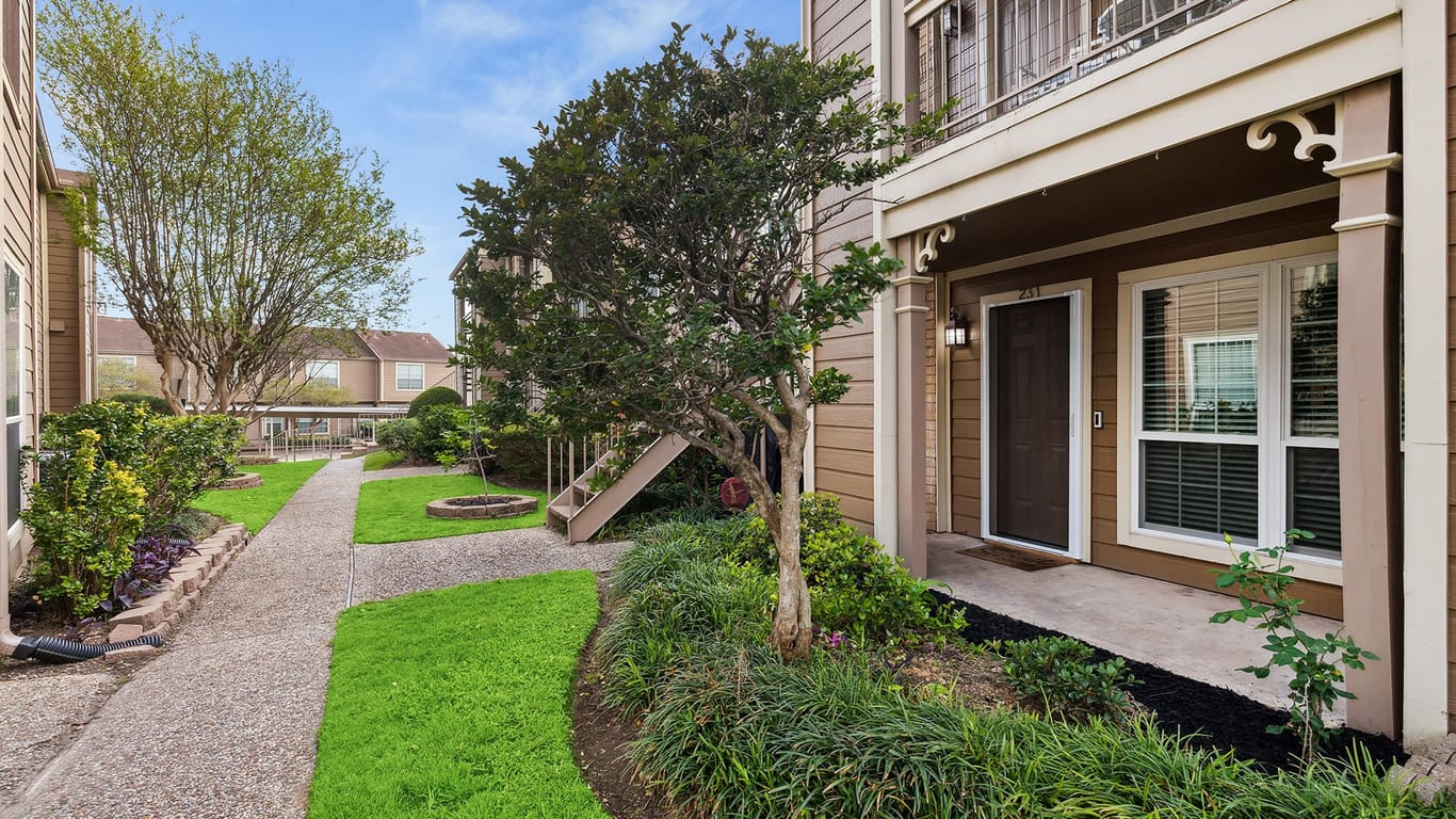 Houston 1-story, 2-bed 1860 White Oak Drive 231-idx