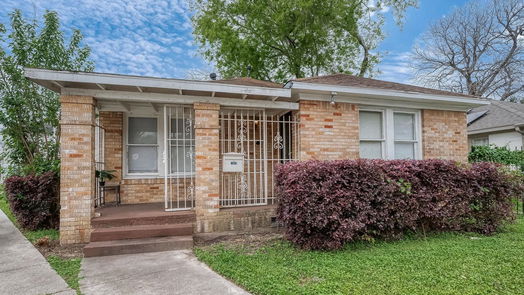 Houston 1-story, 4-bed 5009 N Main Street-idx