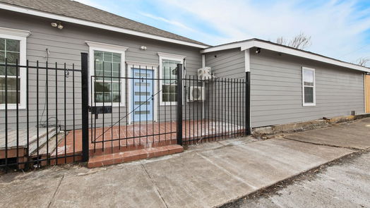 Houston 1-story, 3-bed 2121 Common Street-idx