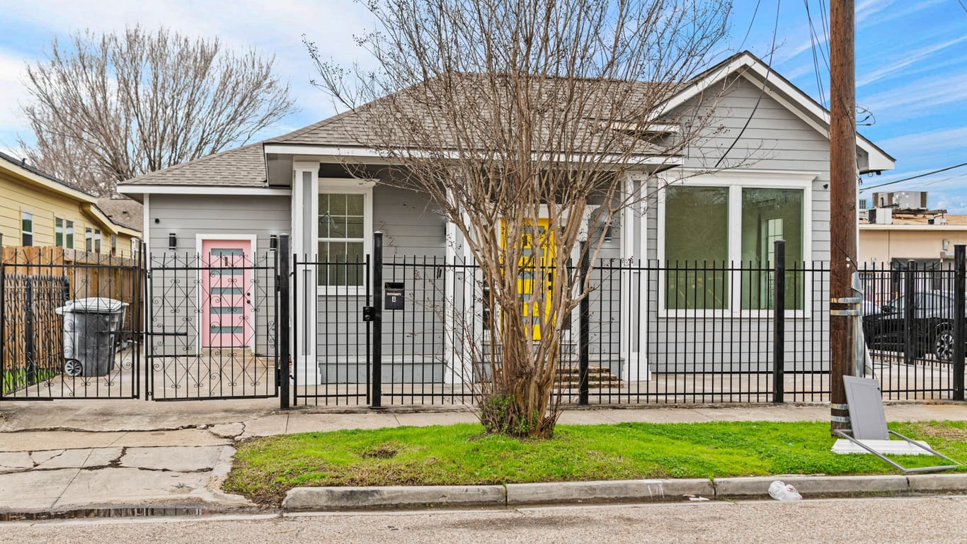 Houston 1-story, 3-bed 2121 Common Street-idx