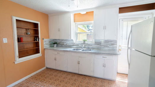 Houston 1-story, 3-bed 5904 Cochran Street-idx