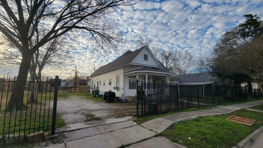 Houston 1-story, 4-bed 1905 Chapman Street-idx