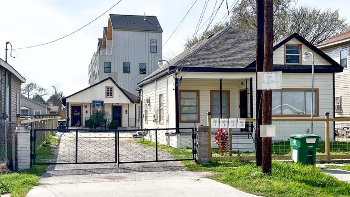 Houston 1-story, 2-bed 1611 Common Street-idx