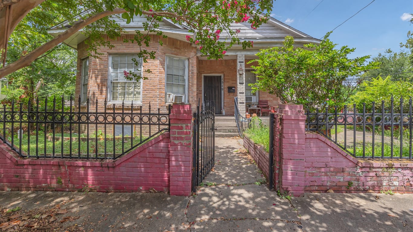 Houston 1-story, 3-bed 1519 Mckee Street-idx