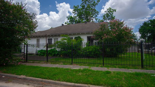 Houston 1-story, 4-bed 2718 Gano Street-idx