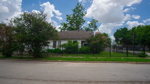 Houston 1-story, 4-bed 2718 Gano Street-idx