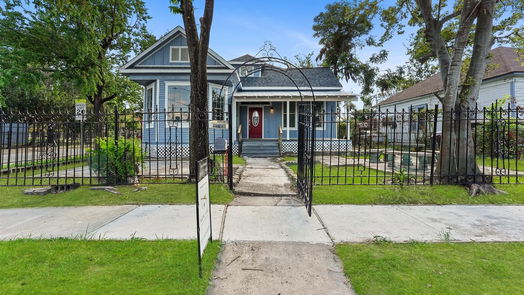 Houston 1-story, 3-bed 2118 Common Street-idx