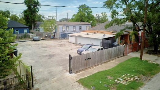 Houston 1-story, 3-bed 2319 Mckee Street-idx