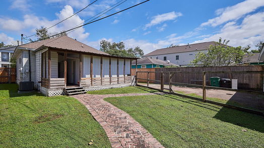 Houston 1-story, 2-bed 1002 E 25th Street-idx