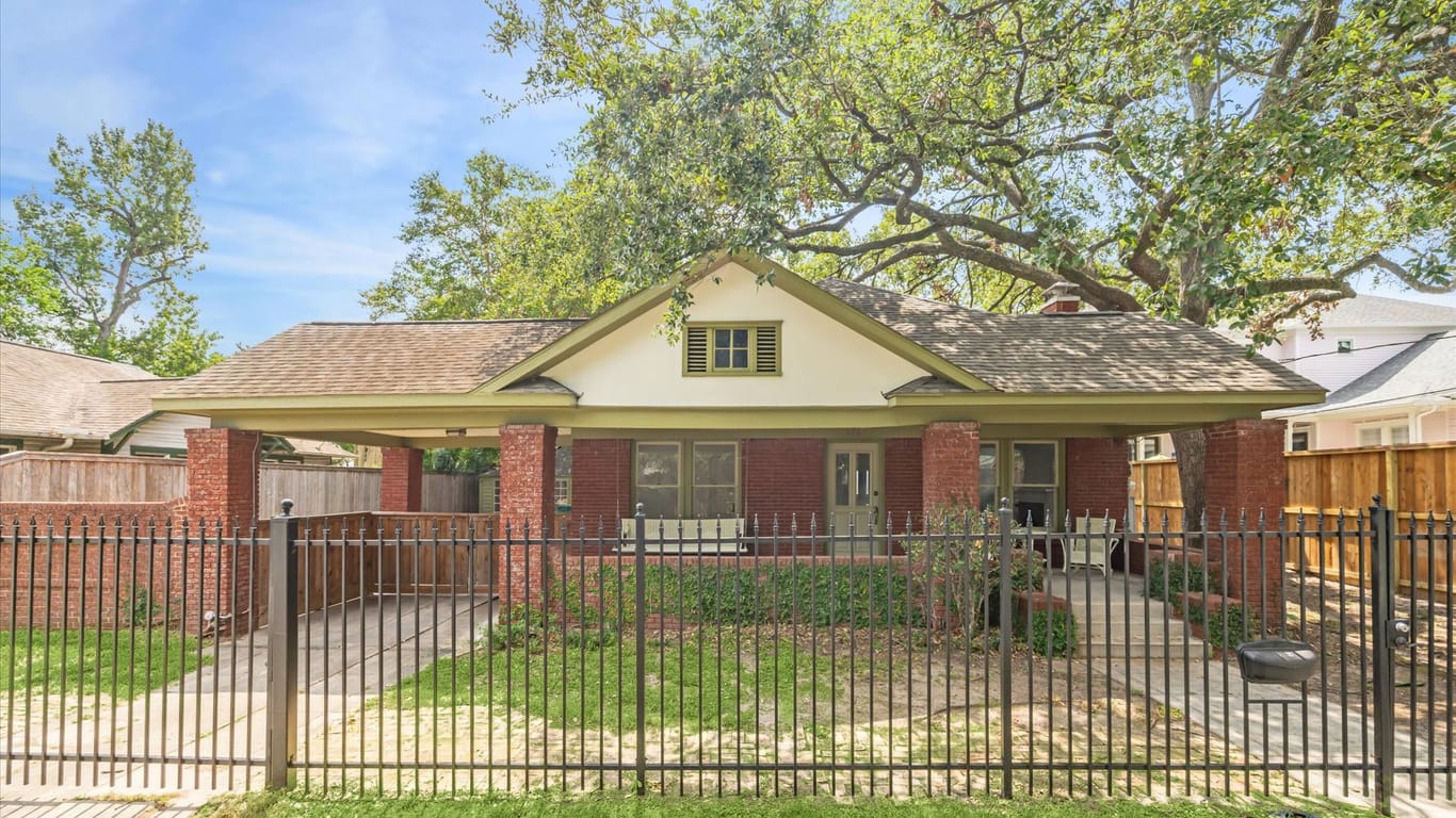 Houston 1-story, 3-bed 526 Highland Street-idx