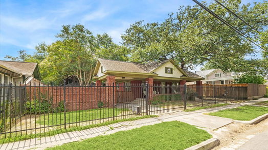 Houston 1-story, 3-bed 526 Highland Street-idx