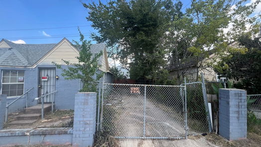 Houston 1-story, 3-bed 3020 Hardy Street-idx