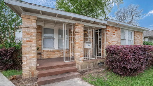 Houston 1-story, 4-bed 5009 N Main Street-idx