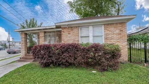 Houston 1-story, 4-bed 5009 N Main Street-idx