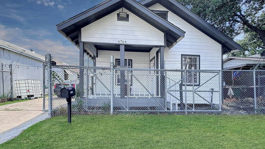 Houston 1-story, 2-bed 6744 Avenue S-idx