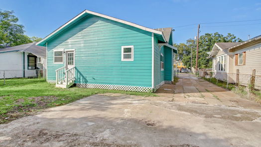 Houston 1-story, 3-bed 6714 Avenue E-idx