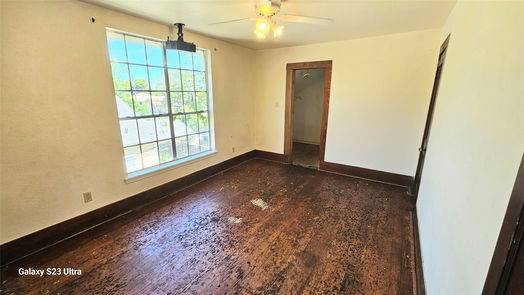 Houston 2-story, 7-bed 6930 Avenue K-idx