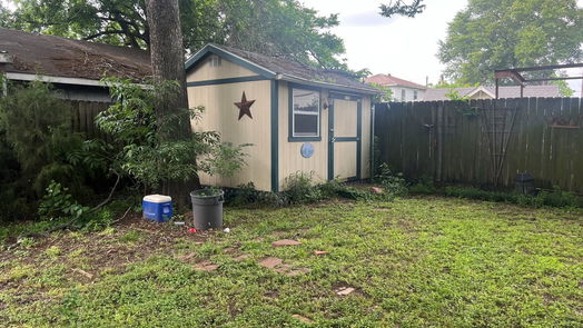 Houston 1-story, 3-bed 6213 Brady Street-idx