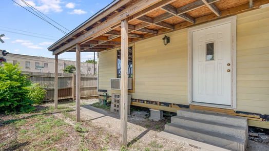 Houston 1-story, 4-bed 6648 Avenue C-idx