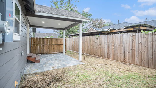 Houston 1-story, 3-bed 7449 Walker Street-idx