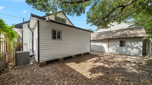 Houston 1-story, 4-bed 7305 Capitol Street-idx