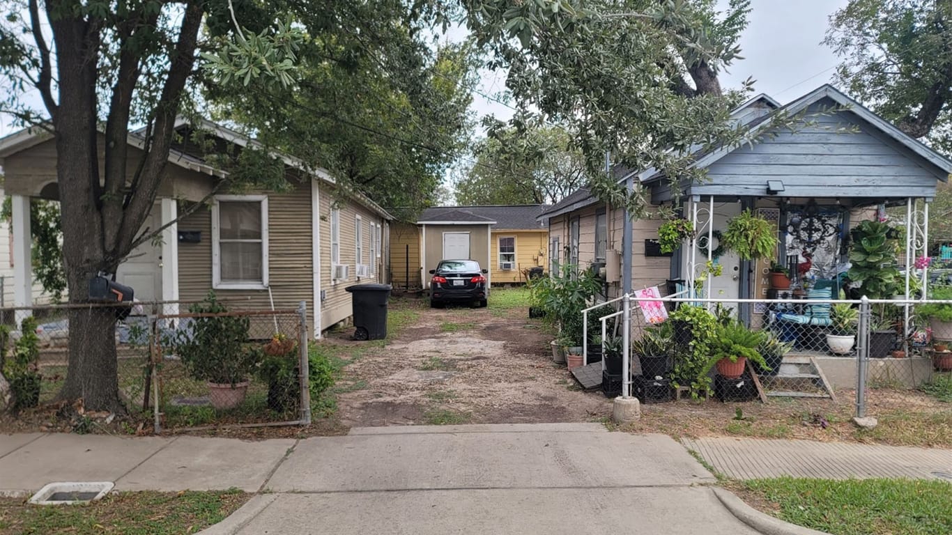 Houston 1-story, 5-bed 7647 Avenue J-idx