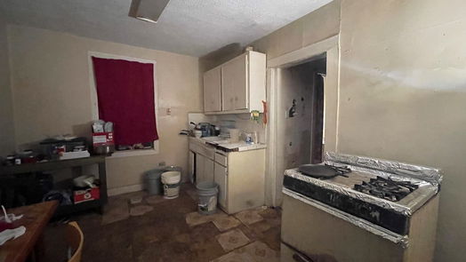 Houston 1-story, 5-bed 7647 Avenue J-idx