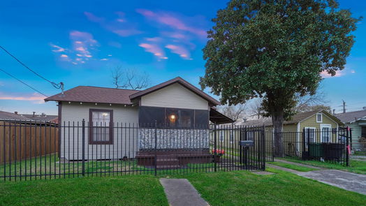 Houston 1-story, 1-bed 7632 Avenue E-idx