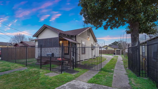 Houston 1-story, 1-bed 7632 Avenue E-idx