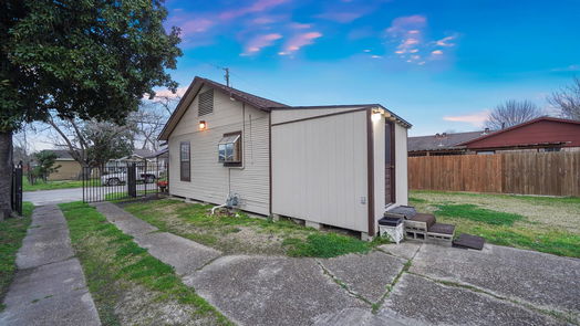 Houston 1-story, 1-bed 7632 Avenue E-idx