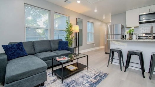 Houston 1-story, 2-bed 8013 Capitol Street-idx