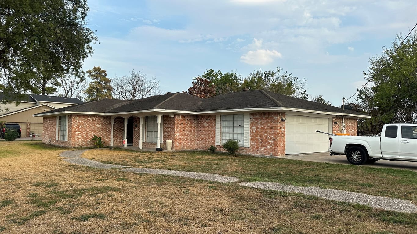 Houston 1-story, 3-bed 10664 Oak Brook Drive-idx